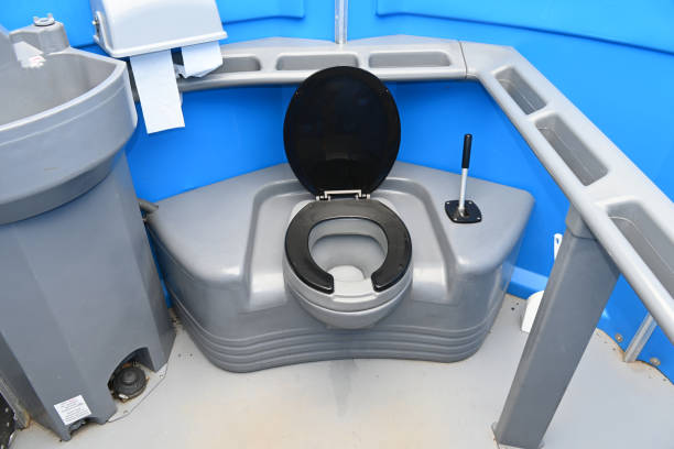 Best Portable restroom trailer rental  in Brewton, AL